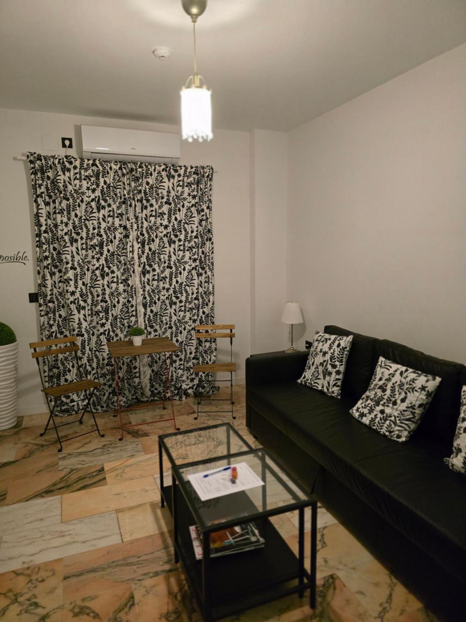 Lhome Sevilla Exteriör bild